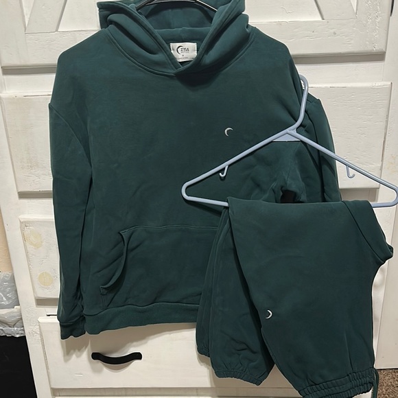 ZYIA Tops - 🌙 Zyia Activewear Pine Green Hoodie and Jogger Sweatpants Set